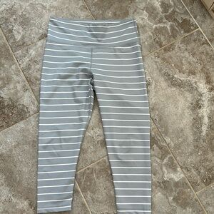 Kiava grey/ white striped capri leggings size medium